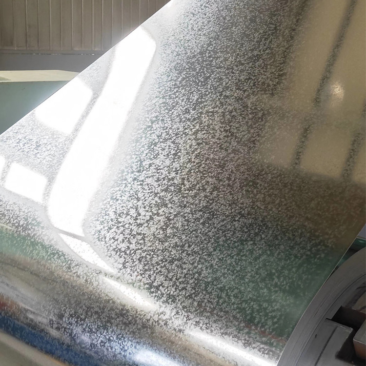 Le bobine d'acciaio galvanizzate della immersione calda rivestono 0.4mm JIS ondulato G3302